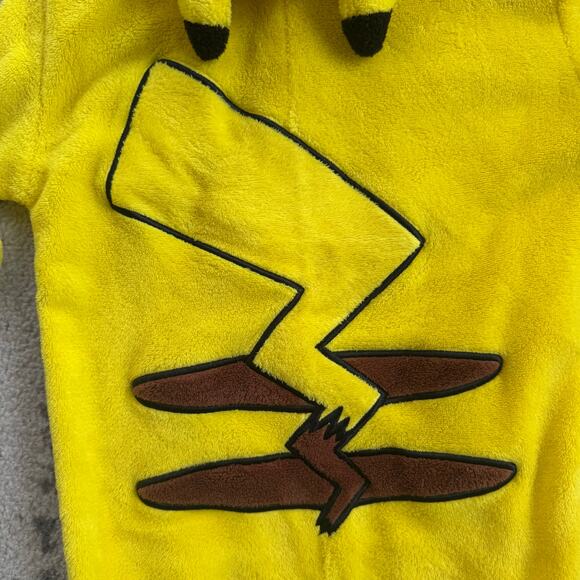H&M Pokémon Pikachu Yellow Fleece Onesie Size 4T - Picture 5 of 5